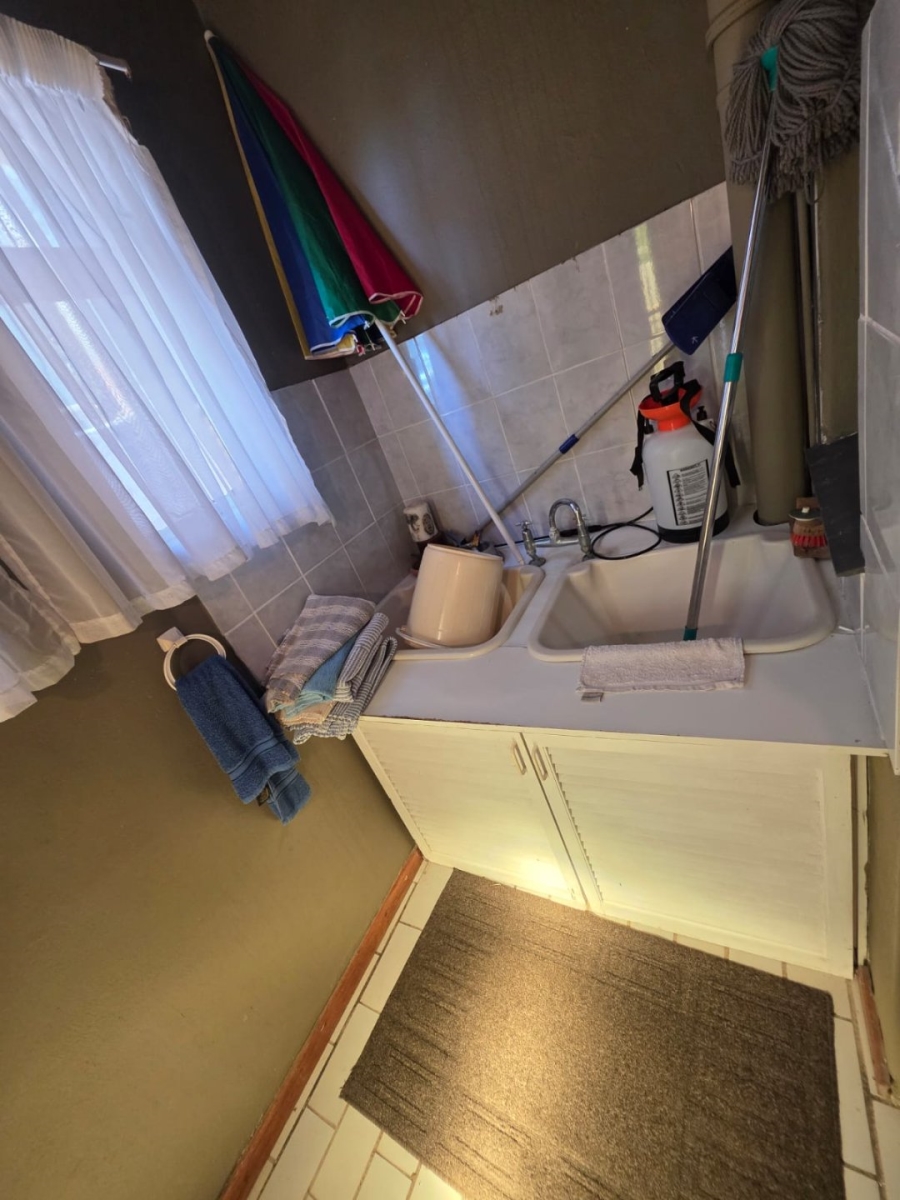 4 Bedroom Property for Sale in Wavecrest Eastern Cape